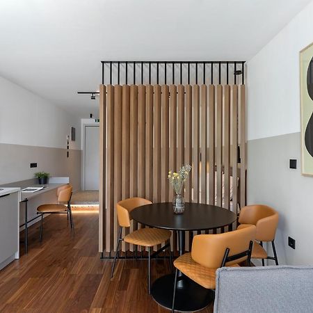 The Athenians Art Apartments Esterno foto