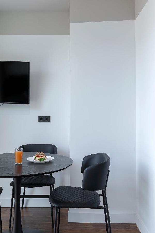 The Athenians Art Apartments Esterno foto