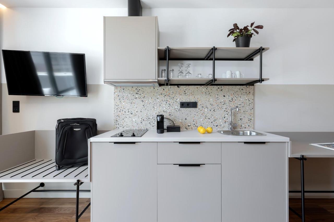 The Athenians Art Apartments Esterno foto