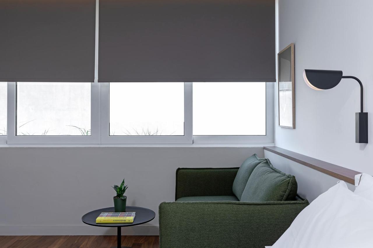 The Athenians Art Apartments Esterno foto
