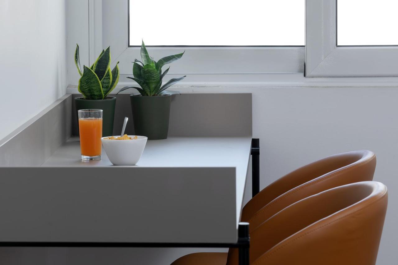 The Athenians Art Apartments Esterno foto